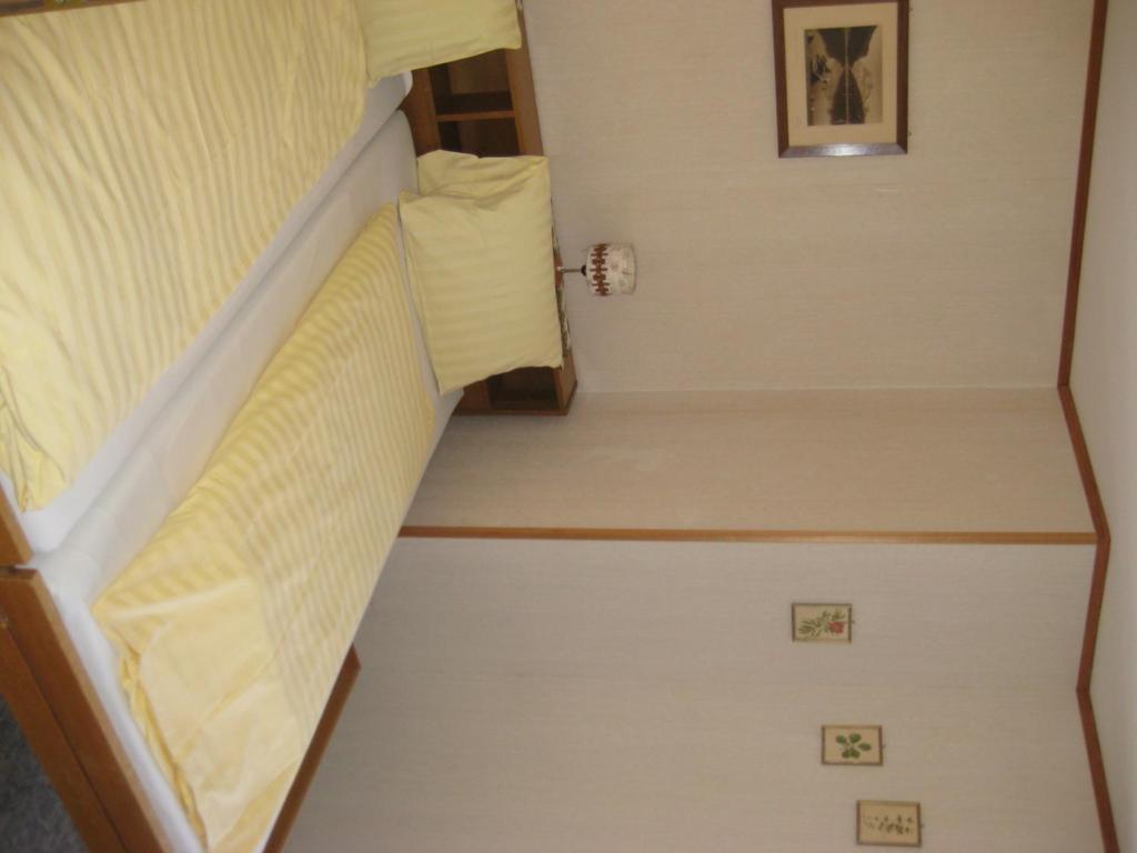 Hotel Pension Spycher Kandersteg Zimmer foto
