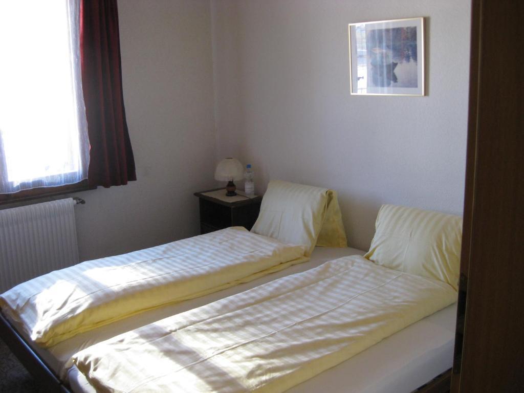 Hotel Pension Spycher Kandersteg Zimmer foto